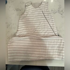 Gunamuna Bamboo Sleepsack. 1.0 tog and size 9-18m